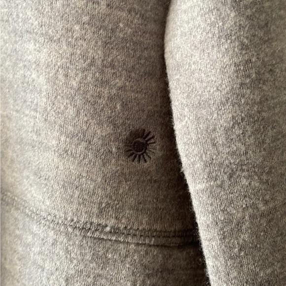 UGG 100% Merino Wool Funnel Neck sweater size XS - Picture 5 of 8